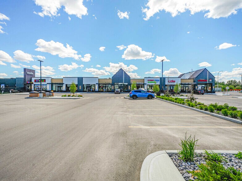 5335-5397 Edgemont Blvd NW, Edmonton, AB à vendre - Photo du bâtiment - Image 2 de 28
