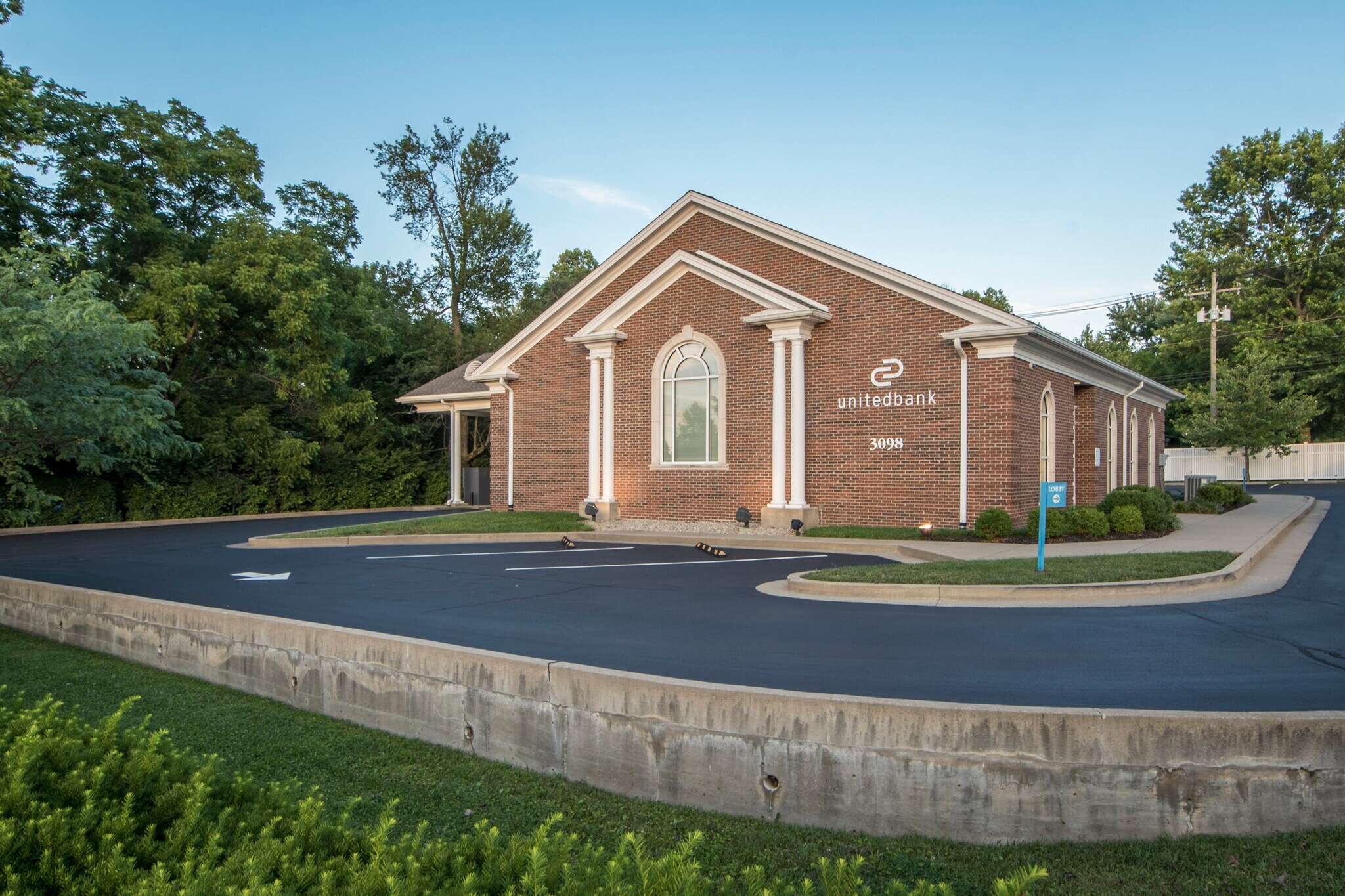 3098 Harrodsburg Rd, Lexington, KY for lease Building Photo- Image 1 of 14