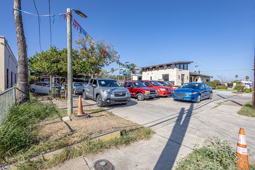 2608 San Bernardo Ave, Laredo, TX for sale - Other - Image 2 of 20