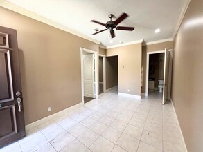 12820 Willow Centre Dr, Houston, TX for lease Interior Photo- Image 2 of 4