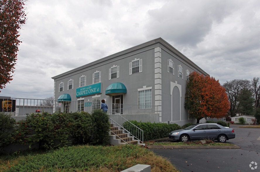 2517 Lebanon Pike, Nashville, TN for lease - Primary Photo - Image 1 of 5