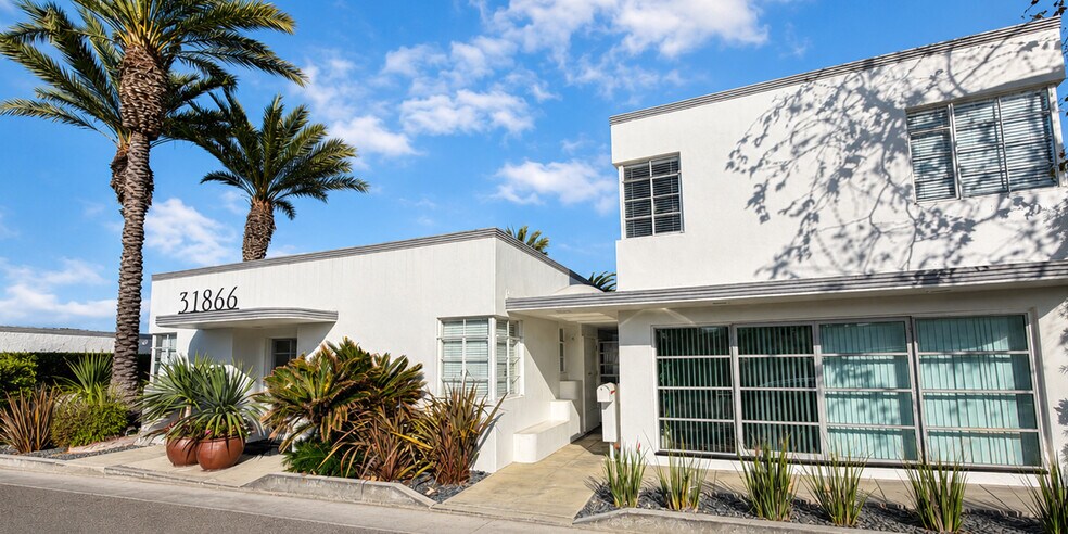 31866 Camino Capistrano, San Juan Capistrano, CA à louer - Photo du bâtiment - Image 2 de 6