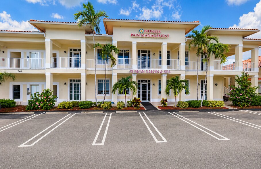 266 NW Peacock Blvd, Port Saint Lucie, FL à vendre - Photo du bâtiment - Image 2 de 7