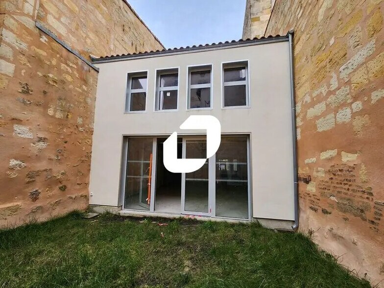 Office in Bordeaux for lease - Building Photo - Image 2 of 5