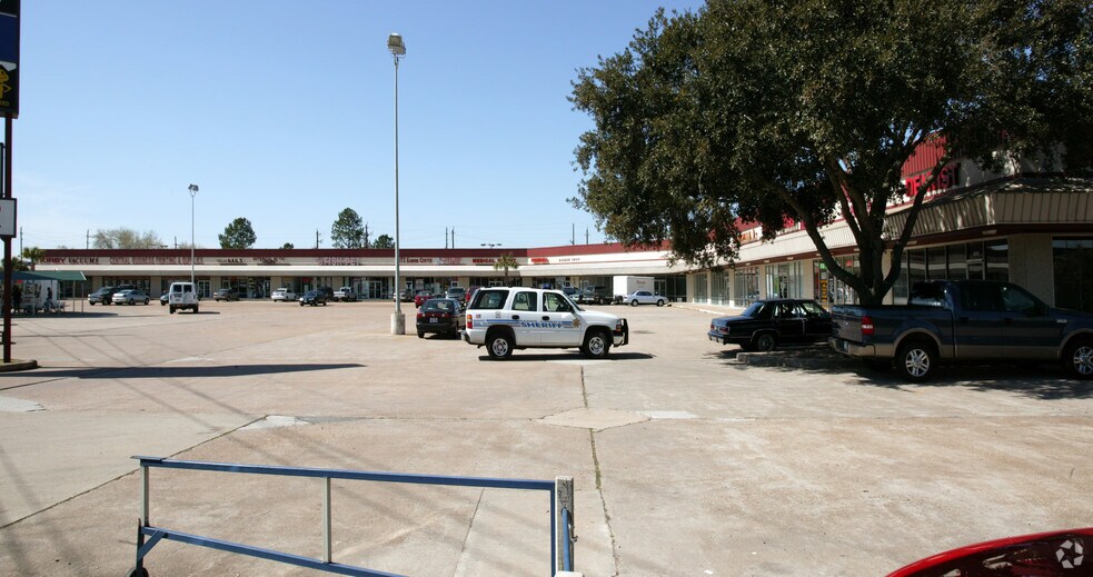 9204-9282 FM 1960 West, Houston, TX à louer - Photo du bâtiment - Image 2 de 10