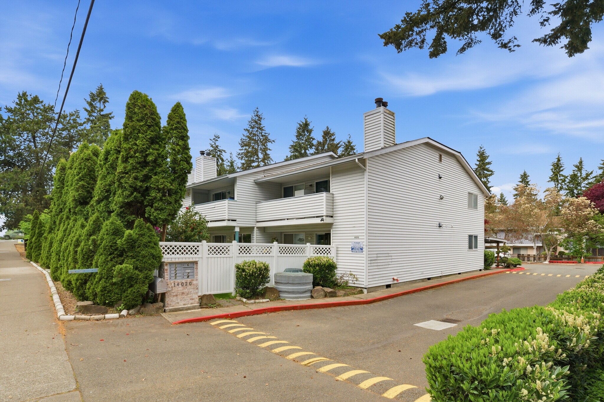 14020 SE 8th St, Bellevue, WA à vendre Photo du bâtiment- Image 1 de 12
