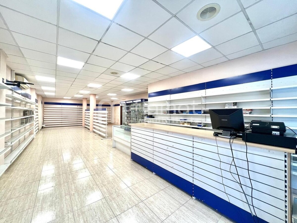Blanes, GER 17300 - - - Interior Photo - Image 1 of 8