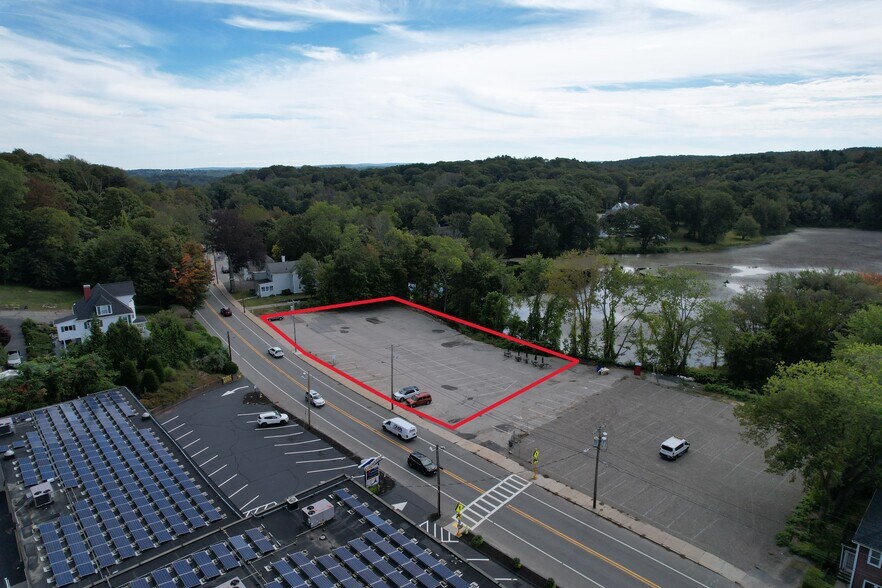 147 Main St, Leicester, MA à vendre - Photo du bâtiment - Image 2 de 3