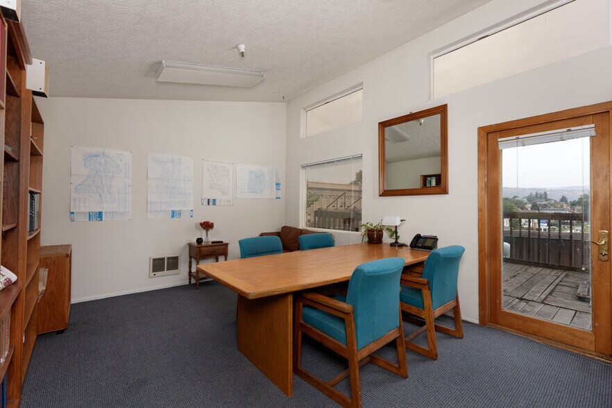 414 Washington St, The Dalles, OR à vendre - Photo intérieure - Image 3 de 8