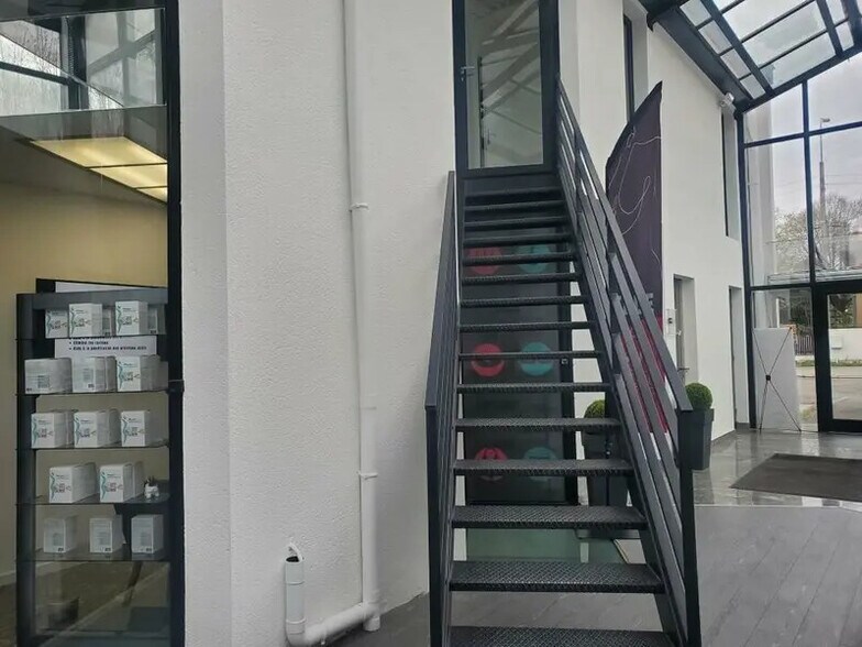 33 Rue Barthélémy Thimonnier, Tassin-la-Demi-Lune à louer - Hall d’entrée - Image 2 de 9