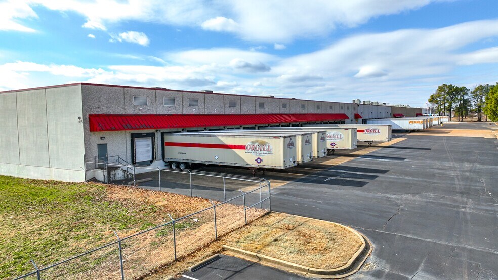 8950 Hacks Cross Rd, Olive Branch, MS à louer - Photo du bâtiment - Image 3 de 17
