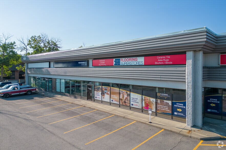 1825 32nd Ave NE, Calgary, AB à louer - Photo du bâtiment - Image 3 de 6