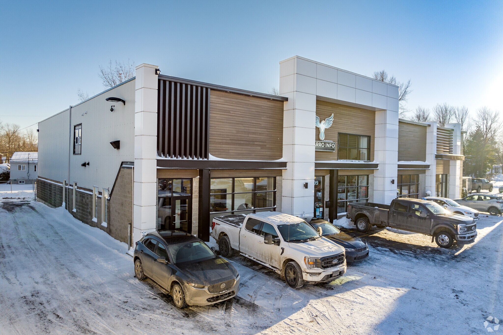 299 Boul Antonio-Barrette, Notre-dame-des-prairies, QC for lease Primary Photo- Image 1 of 6