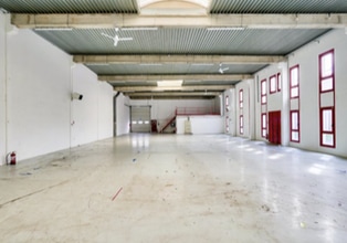 4 Avenue Du Gros Chene, Éragny for lease Interior Photo- Image 1 of 1