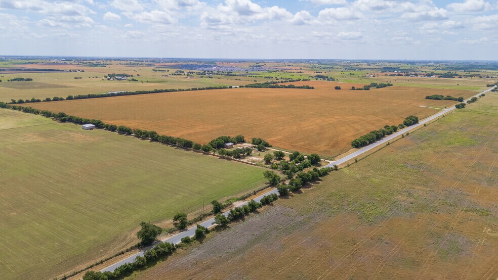 4801 County Road 239, Jarrell, TX à vendre - Photo du bâtiment - Image 3 de 7