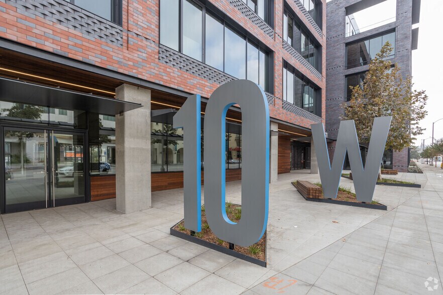 10 W Walnut St, Pasadena, CA à louer - Photo du bâtiment - Image 2 de 9