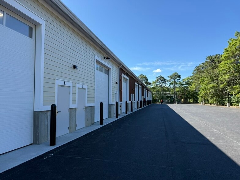 212 Mid Tech Dr, West Yarmouth, MA for lease - Building Photo - Image 3 of 13