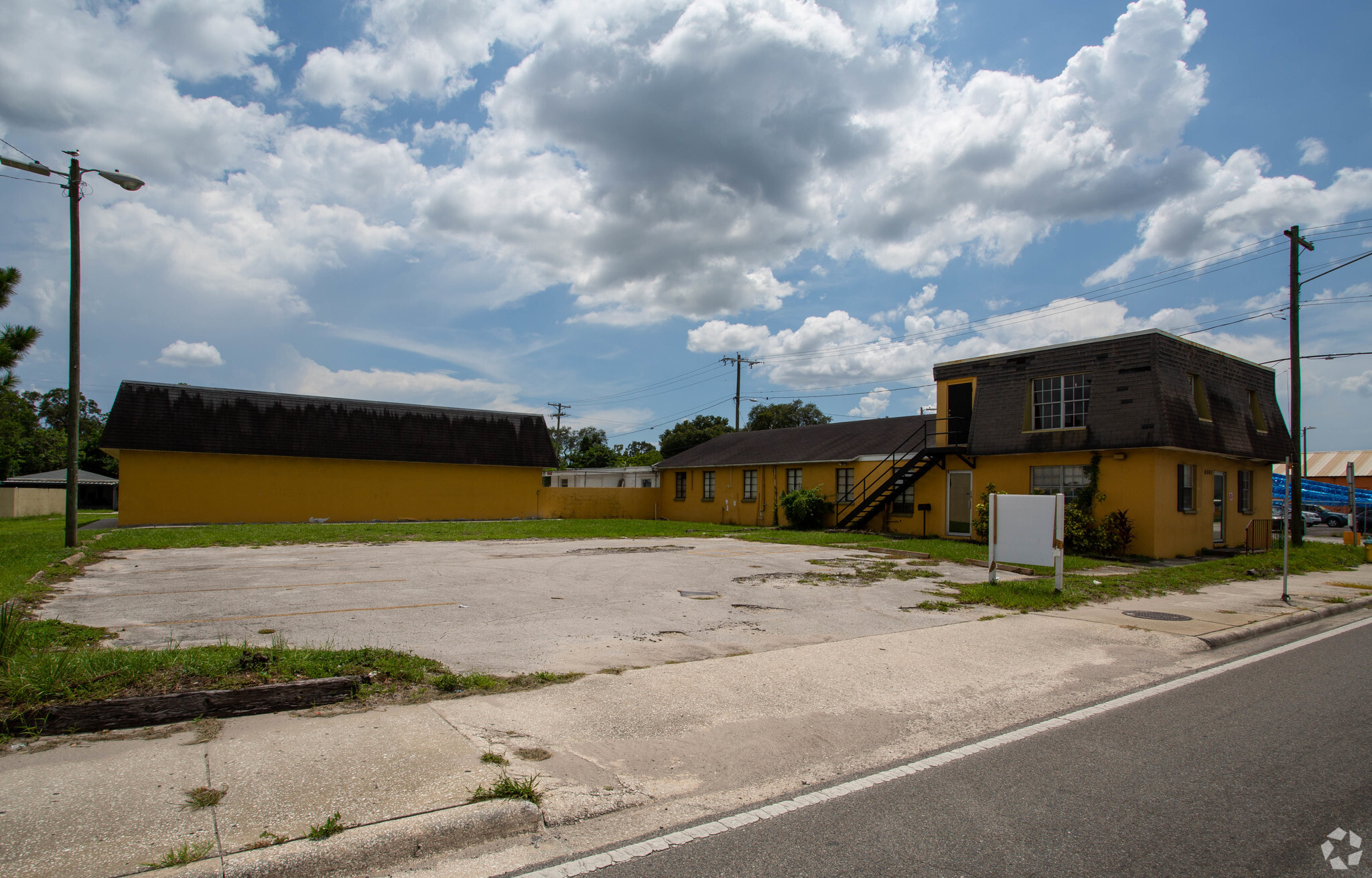 4501 E Hillsborough Ave, Tampa, FL à vendre Photo du bâtiment- Image 1 de 1