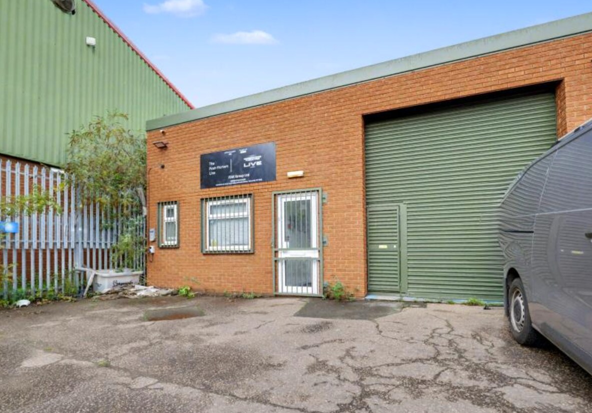 Roman Park, Tamworth for sale Primary Photo- Image 1 of 3