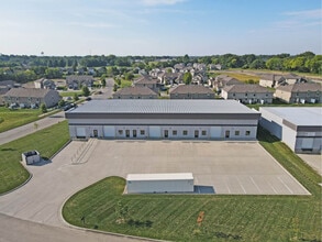 10909 Industrial Cir, Peculiar, MO for lease Building Photo- Image 1 of 1