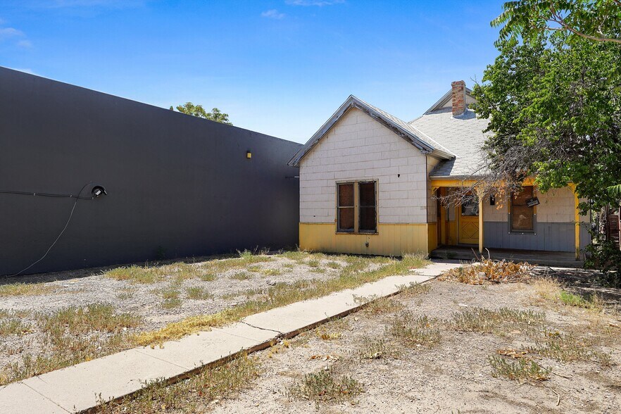 635 Broadway Blvd SE, Albuquerque, NM à vendre - Photo du bâtiment - Image 2 de 18