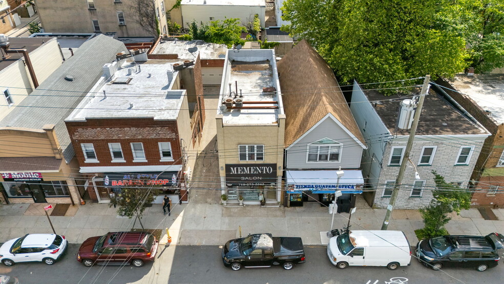 1084-1086 Bay Street portefeuille de 2 propriétés à vendre sur LoopNet.ca - Aérien - Image 2 de 26