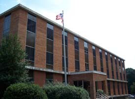 2211 Hydraulic Rd, Charlottesville, VA à louer - Photo du bâtiment - Image 2 de 3