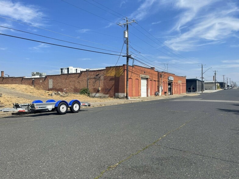 222 E Sprague Ave, Spokane, WA for sale - Building Photo - Image 3 of 22