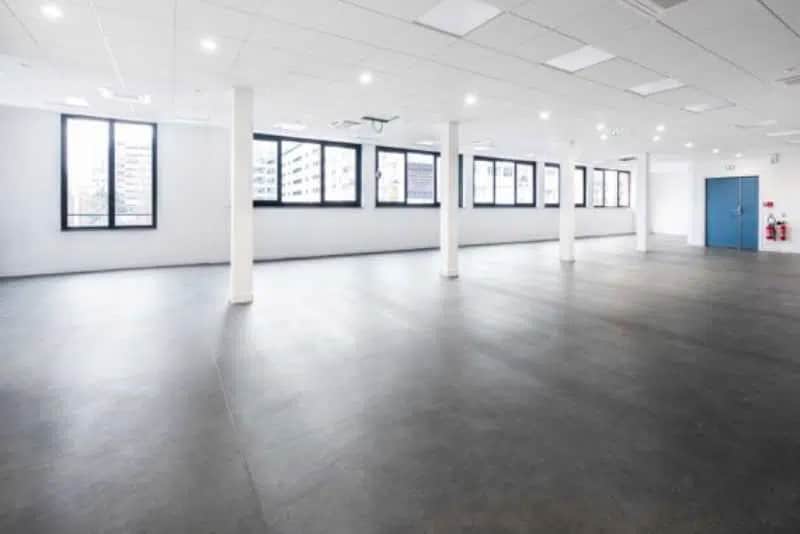 Flex in Montrouge for lease - Interior Photo - Image 2 of 11