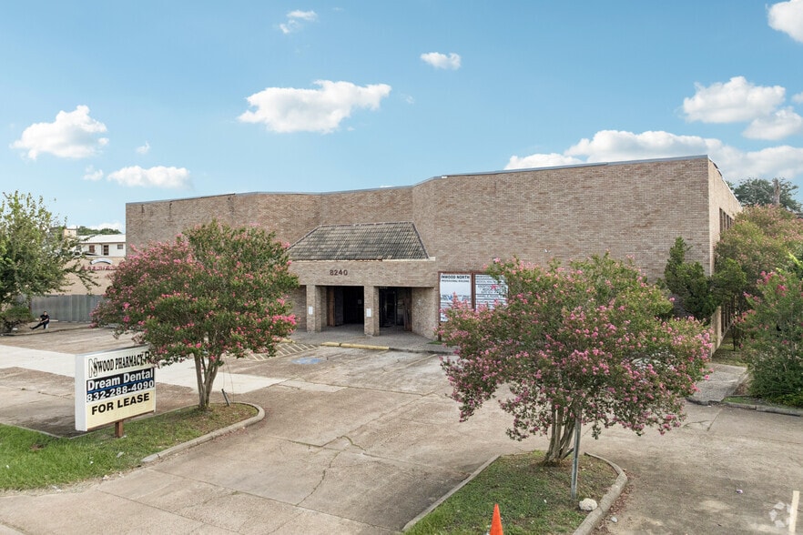8240 Antoine Dr, Houston, TX for sale - Building Photo - Image 1 of 27