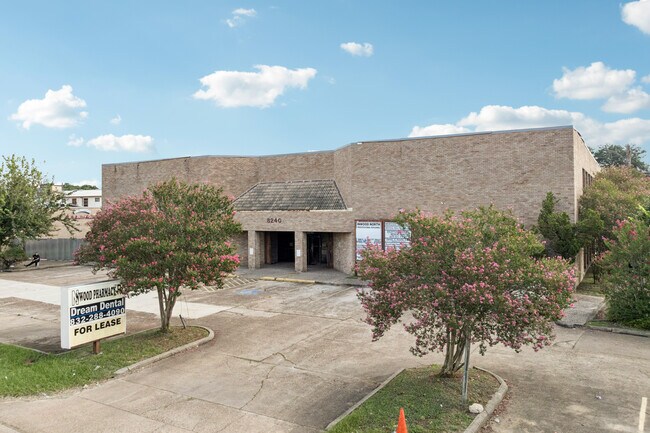 Plus de détails pour 8240 Antoine Dr, Houston, TX - Bureau aux enchères