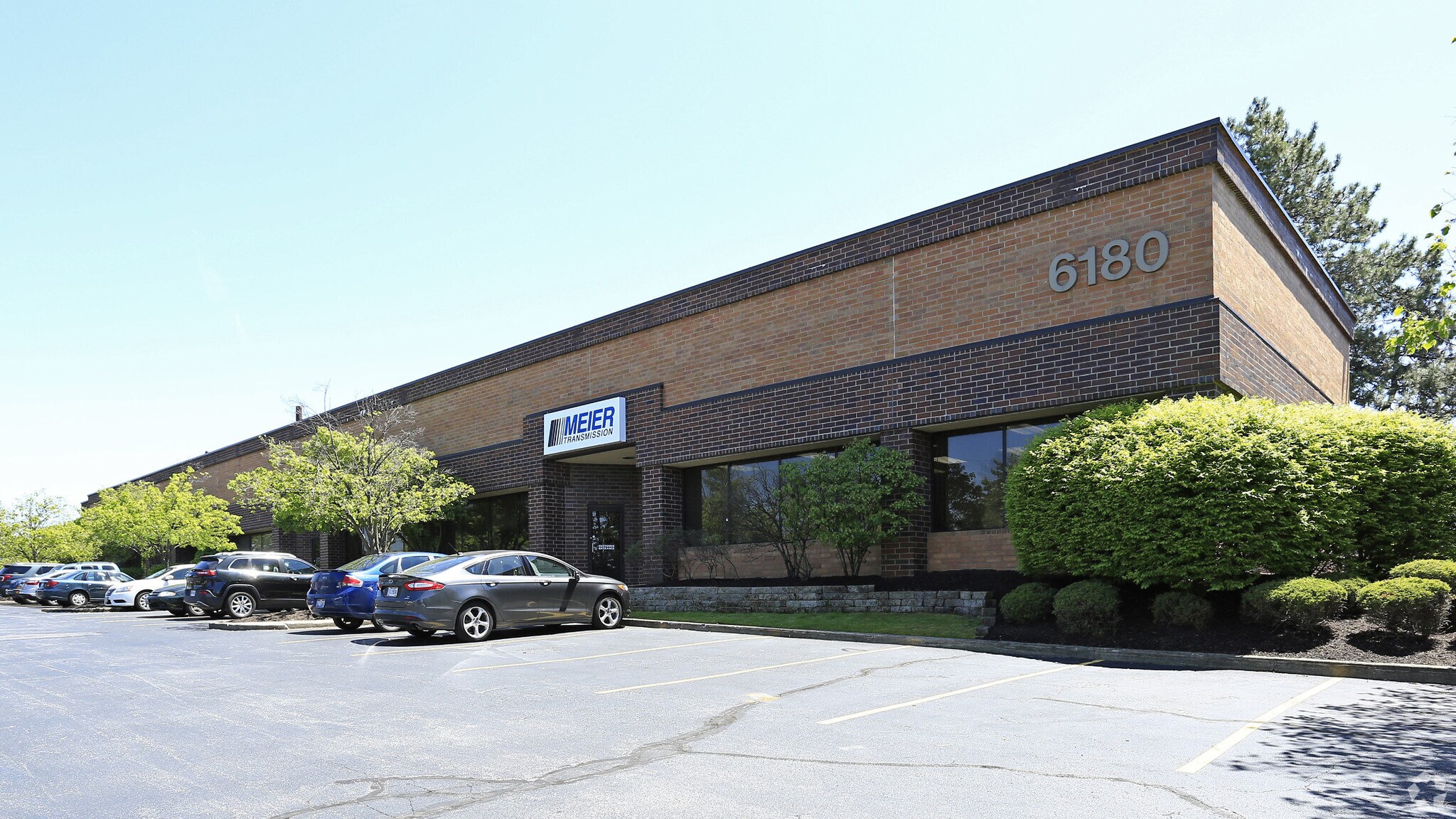 6180 Halle Dr, Valley View, OH for lease Primary Photo- Image 1 of 5