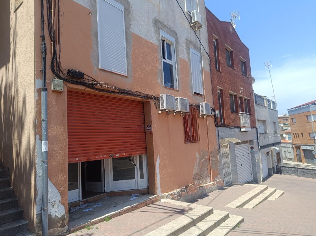 Carrer de Sant Vicenç de Paul, Sabadell, Barcelona à vendre Photo du bâtiment- Image 1 de 2