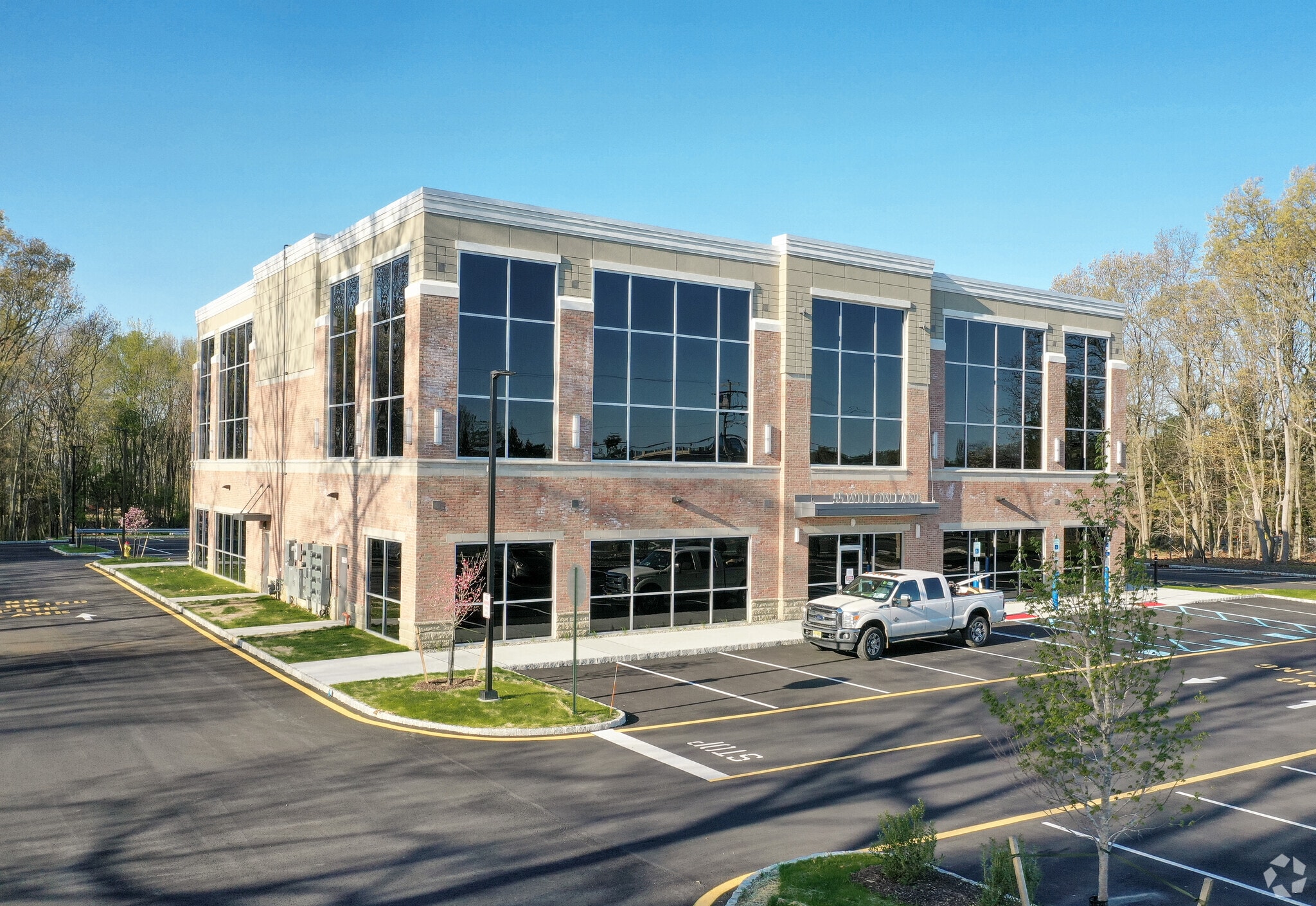 55 Willow Ln, Marlboro, NJ for lease Building Photo- Image 1 of 36