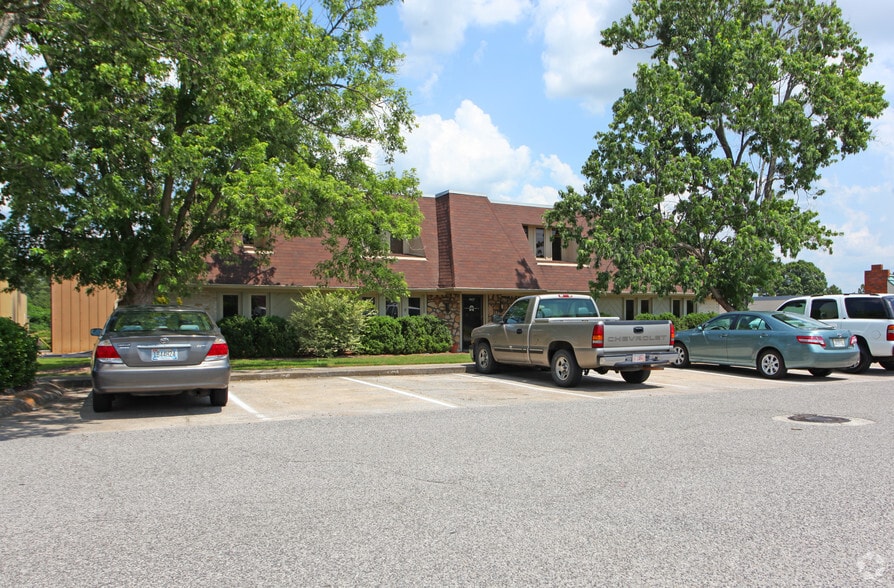 3431 Lorna Ln, Birmingham, AL for lease - Primary Photo - Image 1 of 4