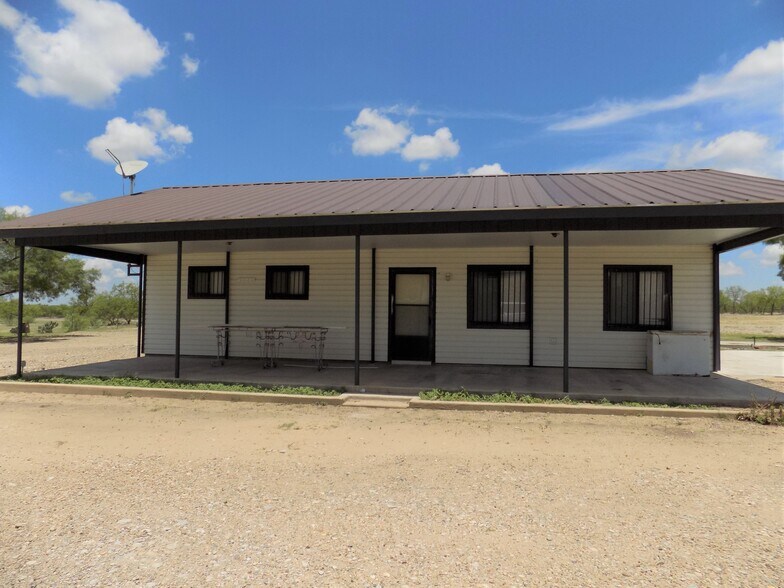 20541 FM 1021, El Indio, TX à vendre - Photo du bâtiment - Image 2 de 8