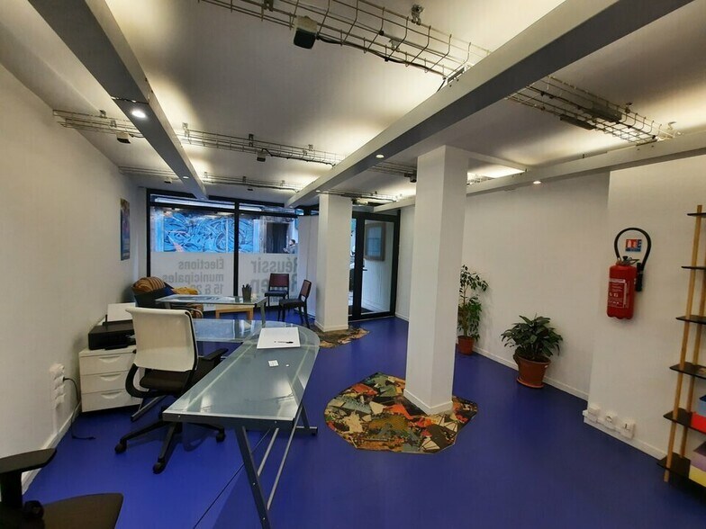 Retail in Rouen for lease - Interior Photo - Image 2 of 7