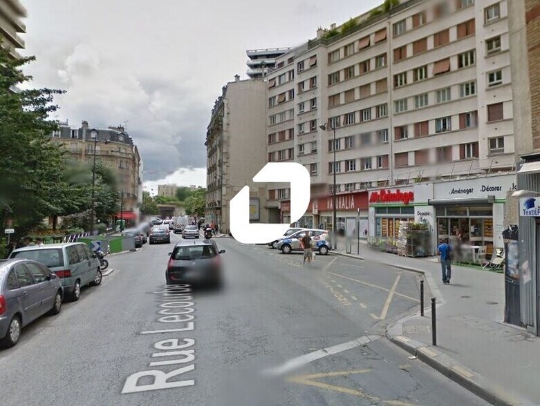 341 Rue Lecourbe, Paris à louer - Photo du bâtiment - Image 1 de 1