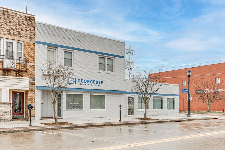 831 Michigan Ave, Sheboygan, WI à vendre - Photo du bâtiment - Image 2 de 33