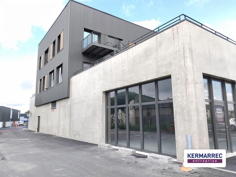 Flex in La Chapelle-des-Fougeretz for lease - Building Photo - Image 2 of 3