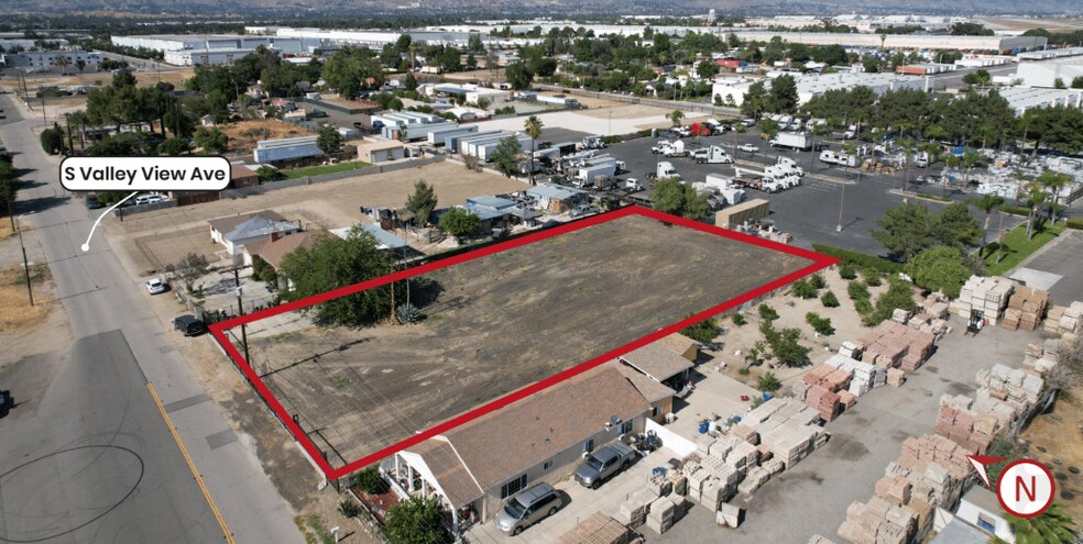 683 S Valley View Ave, San Bernardino, CA à vendre - Photo du bâtiment - Image 2 de 3