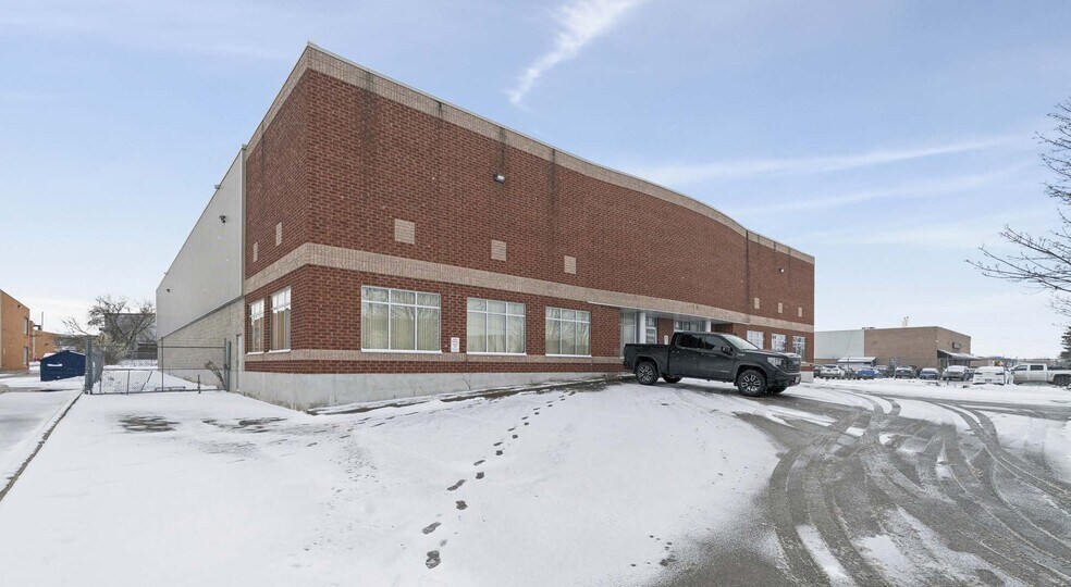 1250 Kerrisdale Blvd, Newmarket, ON for sale - Building Photo - Image 2 of 13