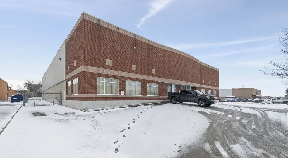1250 Kerrisdale Blvd, Newmarket, ON à vendre - Photo du bâtiment - Image 2 de 13
