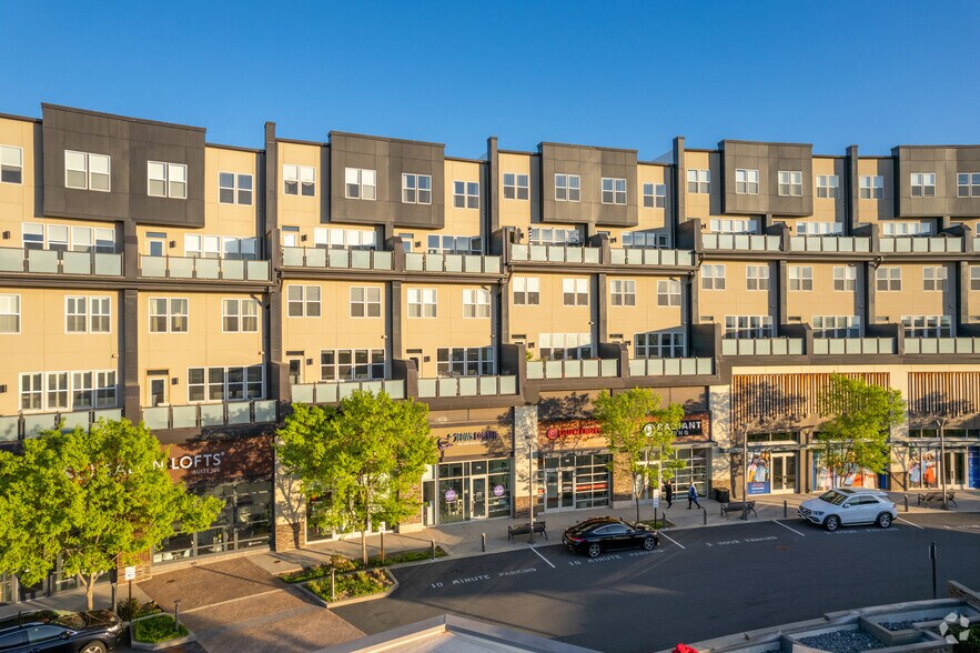 21435 Epicerie Plz, Sterling, VA à louer - Photo du bâtiment - Image 3 de 27