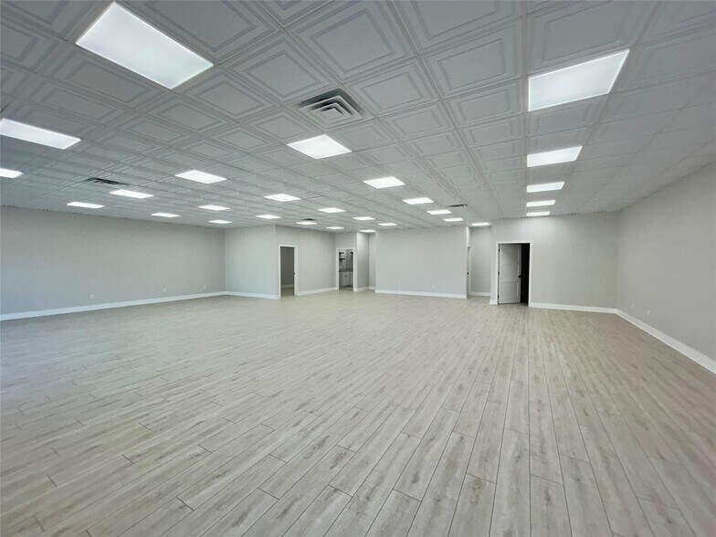 840 E Main St, Gainesville, TX à louer - Photo du bâtiment - Image 3 de 11