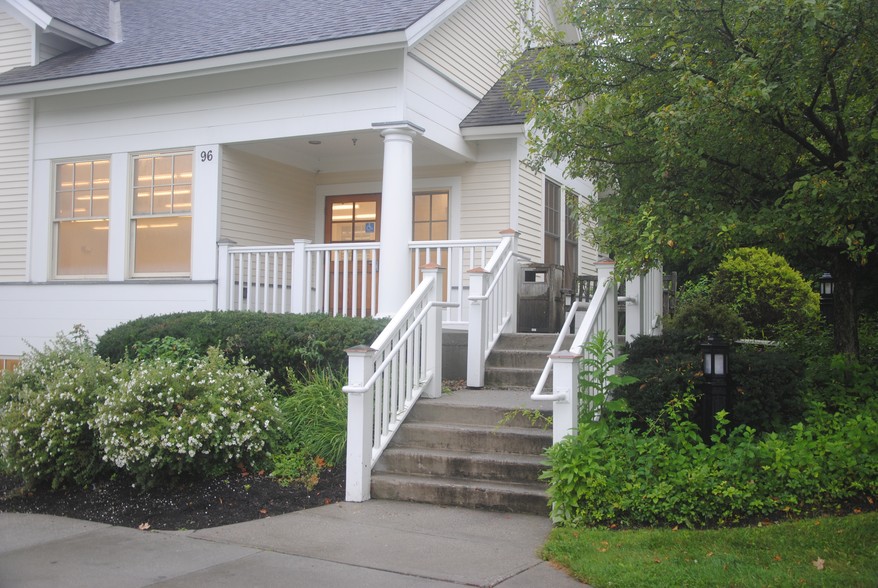 96 Depot St, Manchester Center, VT for sale - Building Photo - Image 1 of 1