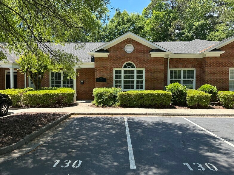 2255 Sewell Mill Rd NE, Marietta, GA à louer - Photo principale - Image 1 de 24