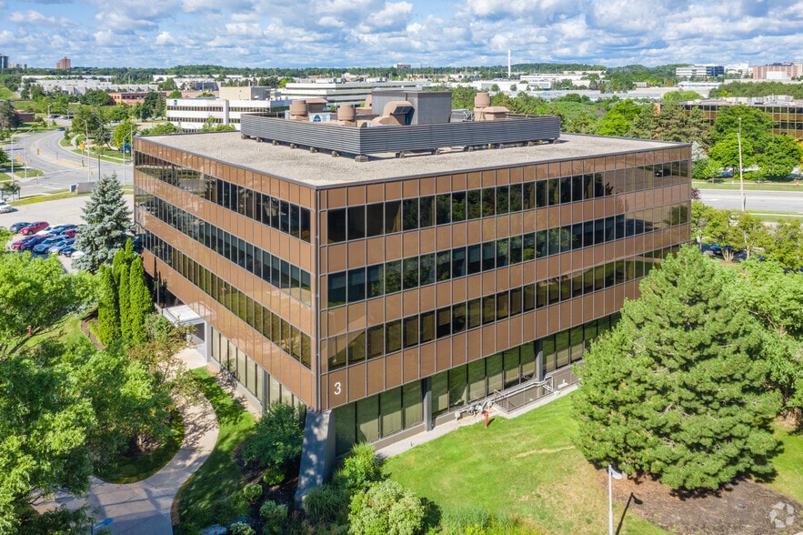 2000 Argentia Rd, Mississauga, ON for lease - Building Photo - Image 3 of 7