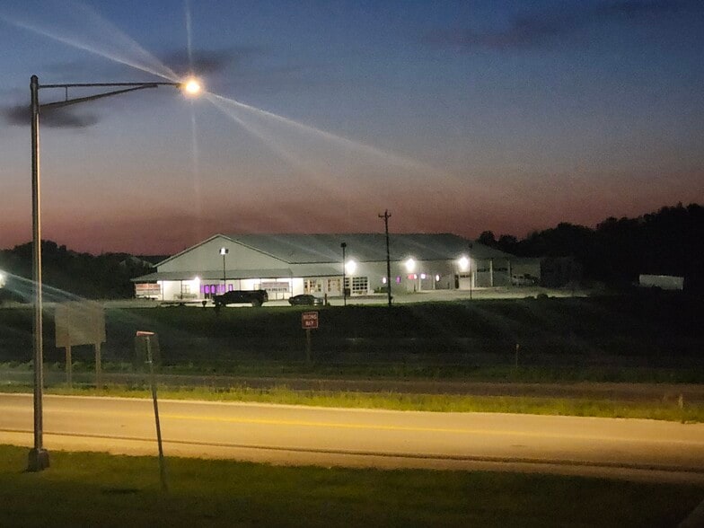 7411 Outer Rd, Odessa, MO à louer - Photo du bâtiment - Image 3 de 44