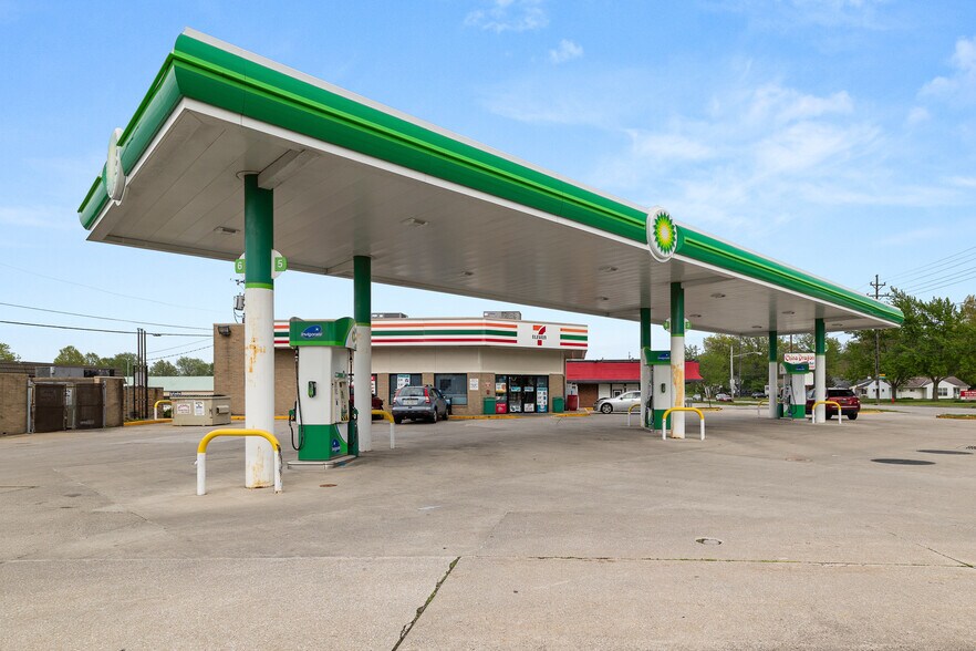 11690 Snow Rd, Cleveland, OH à vendre - Photo du bâtiment - Image 3 de 6